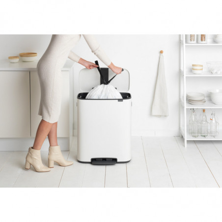 Кош за боклук Brabantia Bo Pedal 1003182, 60 л, Леко затваряне, Противоплъзгаща основа, Бял