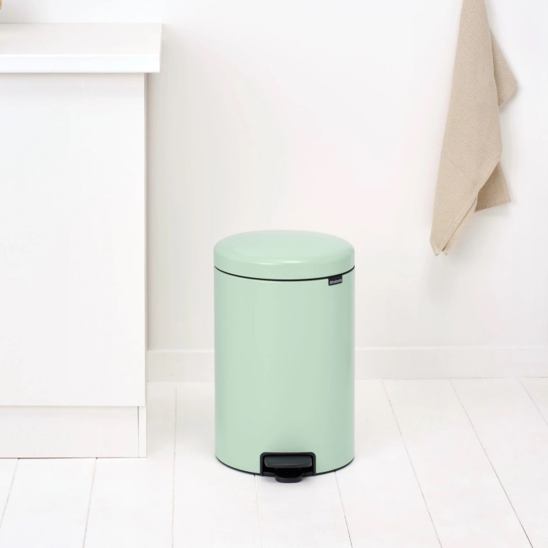Кош за боклук с педал Brabantia NewIcon 1008847, 20 л, Плавно затваряне, Противоплъзгаща основа, Светлозелен
