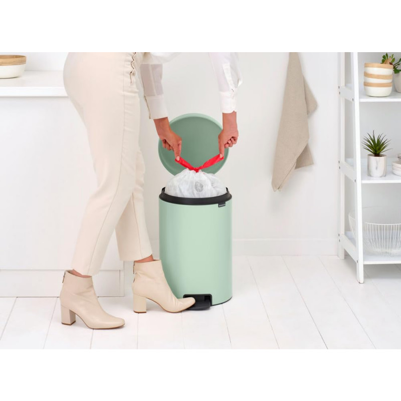 Кош за боклук с педал Brabantia NewIcon 1008847, 20 л, Плавно затваряне, Противоплъзгаща основа, Светлозелен