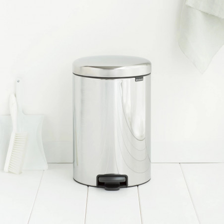 Кош за боклук с педал Brabantia NewIcon 649040, 20 л, Плавно затваряне, Противоплъзгаща основа, Инокс