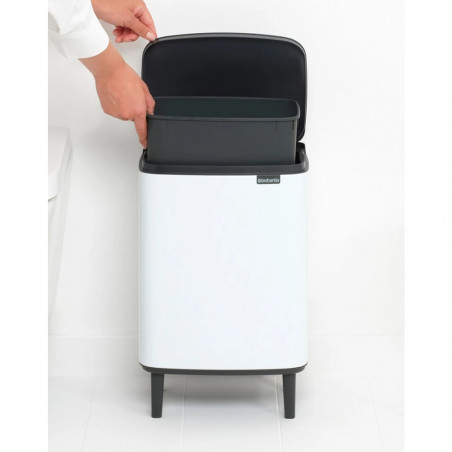 Кош за боклук Brabantia Bo Small Hi 1006647, 12 л, Плавно и безшумно отваряне, Противоплъзгаща основа, Бял
