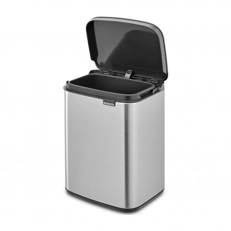 Кош за боклук Brabantia Bo Small 1006625, 4 л, Плавно и безшумно отваряне, Противоплъзгаща основа, Устойчив на пръстови отпечатъци, Инокс/Мат
