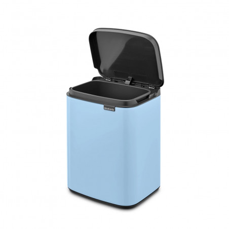 Кош за боклук Brabantia Bo Small 1006626, 4 л, Плавно и безшумно отваряне, Противоплъзгаща основа, Светлосин