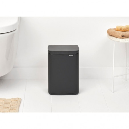 Кош за боклук Brabantia Bo Small 1008866, 4 л, Плавно и безшумно отваряне, Противоплъзгаща основа, Минерално покритие, Тъмносив
