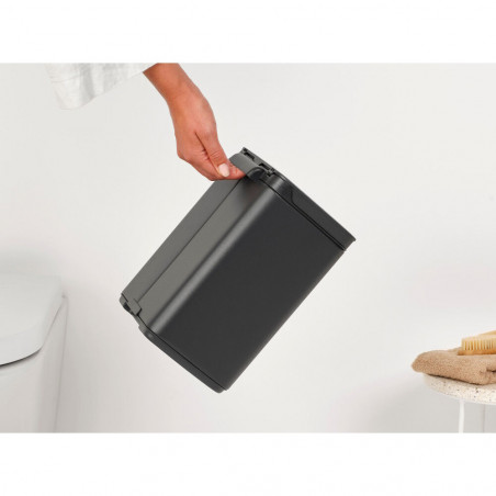 Кош за боклук Brabantia Bo Small 1008866, 4 л, Плавно и безшумно отваряне, Противоплъзгаща основа, Минерално покритие, Тъмносив