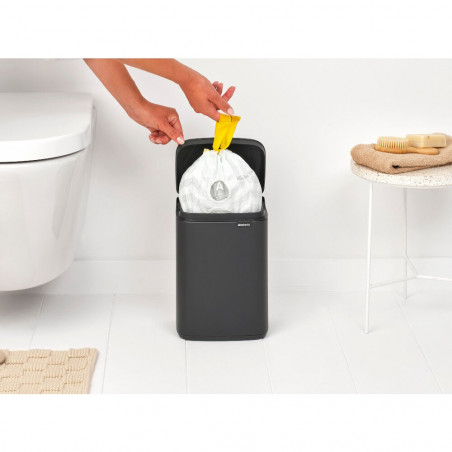 Кош за боклук Brabantia Bo Small 1008866, 4 л, Плавно и безшумно отваряне, Противоплъзгаща основа, Минерално покритие, Тъмносив