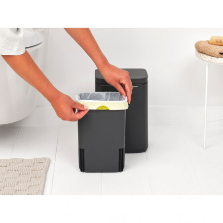 Кош за боклук Brabantia Bo Small 1008866, 4 л, Плавно и безшумно отваряне, Противоплъзгаща основа, Минерално покритие, Тъмносив