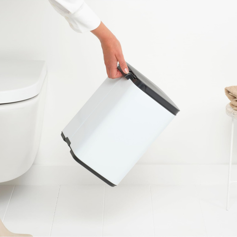 Кош за боклук Brabantia Bo Small 1006627, 7 л, Плавно и безшумно отваряне, Противоплъзгаща основа, Бял