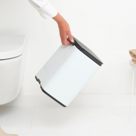 Кош за боклук Brabantia Bo Small 1006627, 7 л, Плавно и безшумно отваряне, Противоплъзгаща основа, Бял