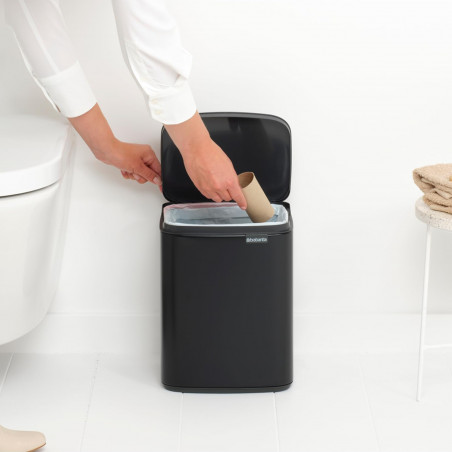 Кош за боклук Brabantia Bo Small 1006629, 7 л, Плавно и безшумно отваряне, Противоплъзгаща основа, Черен