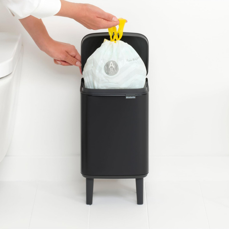 Кош за боклук Brabantia Bo Small Hi 1006641, 4 л, Плавно и безшумно отваряне, Противоплъзгаща основа, Черен