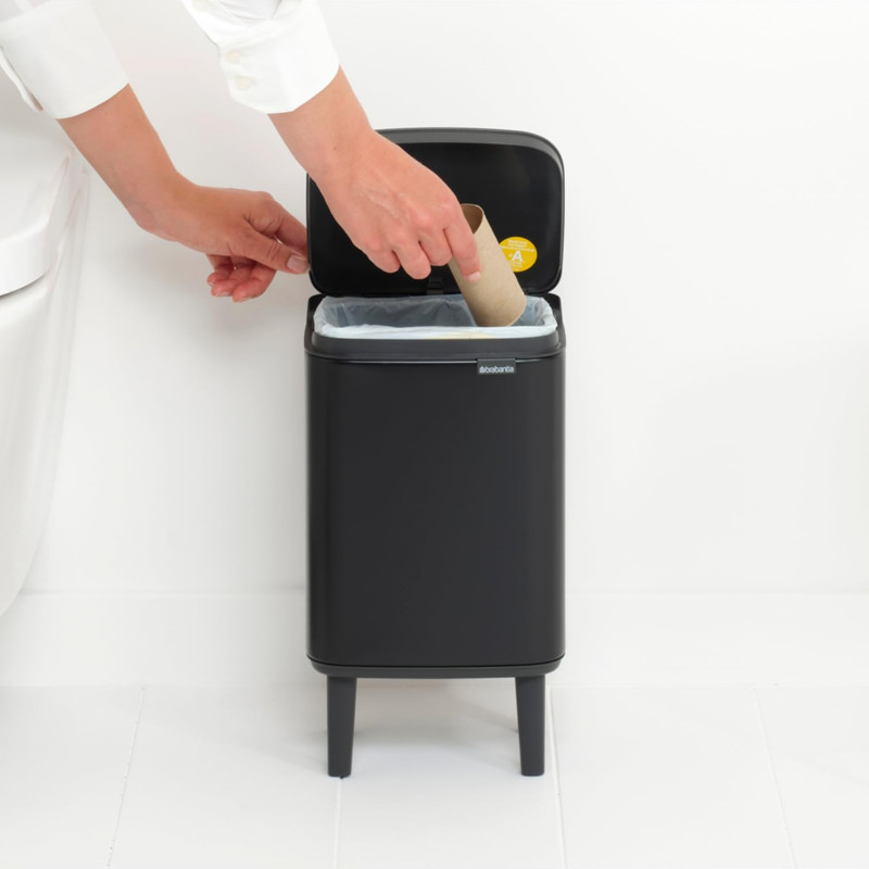 Кош за боклук Brabantia Bo Small Hi 1006641, 4 л, Плавно и безшумно отваряне, Противоплъзгаща основа, Черен