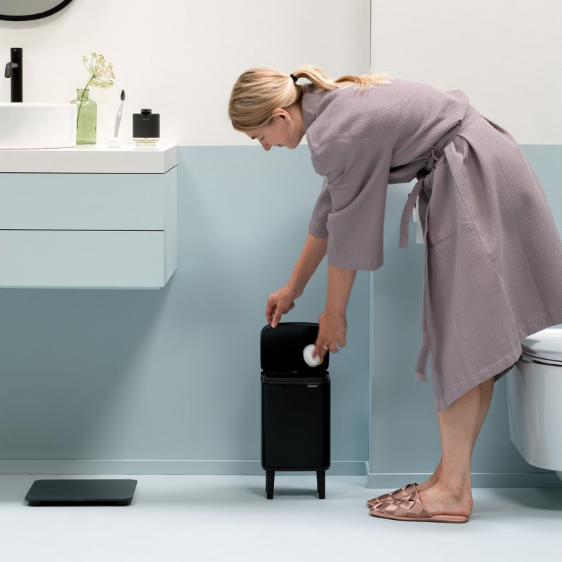 Кош за боклук Brabantia Bo Small Hi 1006641, 4 л, Плавно и безшумно отваряне, Противоплъзгаща основа, Черен
