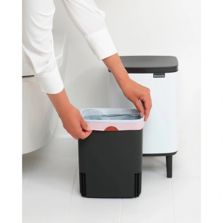 Кош за боклук Brabantia Bo Small Hi 1006643, 7 л, Повдигнат, Плавно и безшумно отваряне, Противоплъзгаща основа, Бял