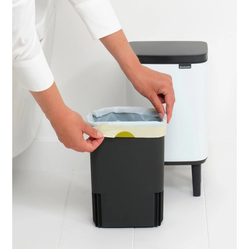 Кош за боклук Brabantia Bo Small Hi 1006639, 4 л, Повдигнат, Плавно и безшумно отваряне, Противоплъзгаща основа, Бял