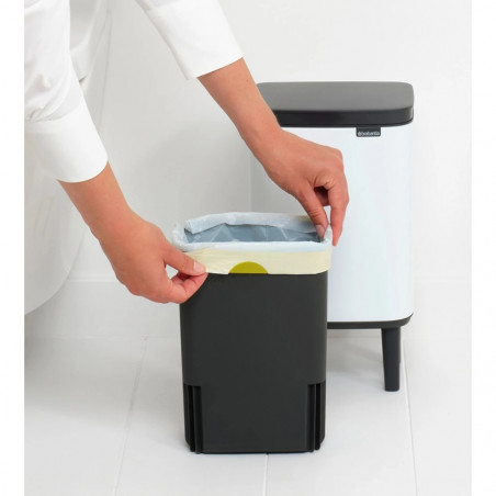 Кош за боклук Brabantia Bo Small Hi 1006639, 4 л, Повдигнат, Плавно и безшумно отваряне, Противоплъзгаща основа, Бял