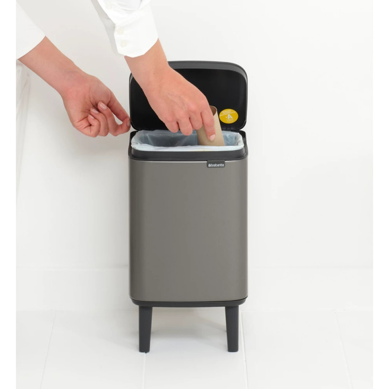 Кош за боклук Brabantia Bo Small Hi 1006640, 4 л, Повдигнат, Плавно и безшумно отваряне, Противоплъзгаща основа, Сив