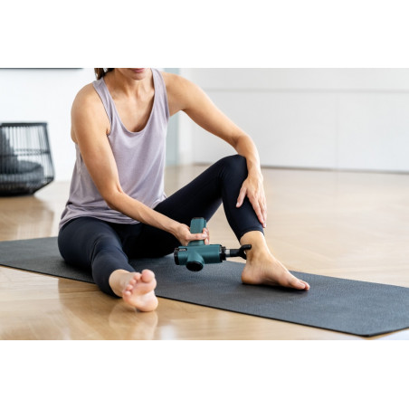 Масажен пистолет Beurer MG 99, 4 приставки, 5 скорости, Индикатор за нивото на батерията, 5 часова автономия, Зелен