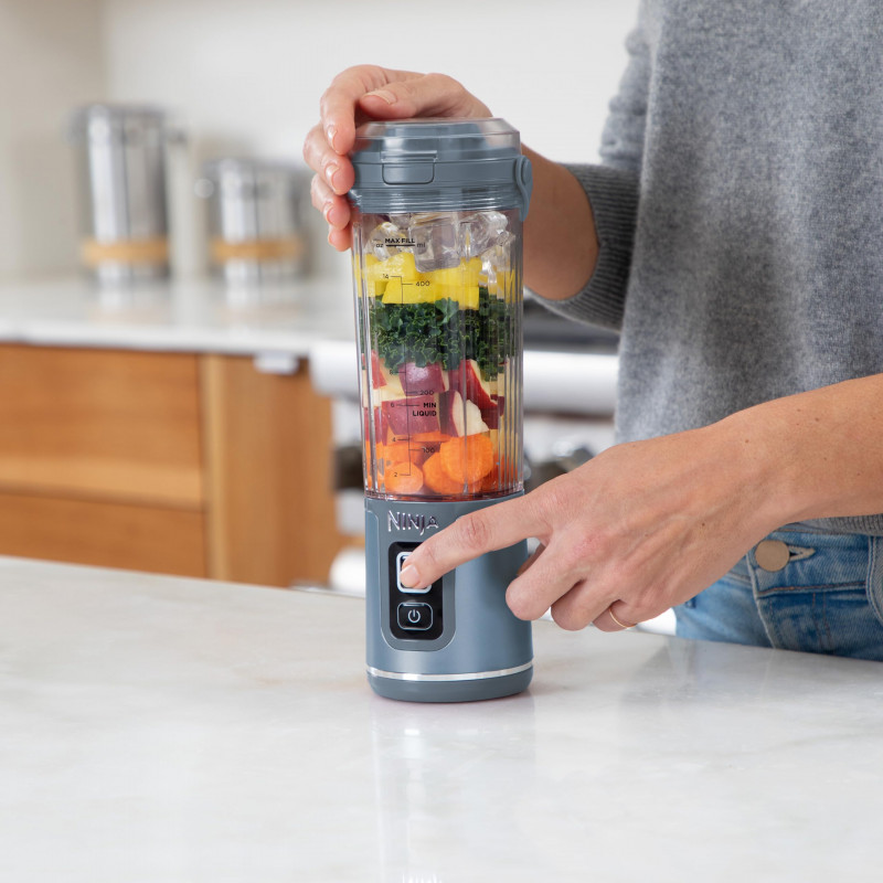 Преносим блендер Ninja Blast BC151EUNV, 7.4W, 530 мл, Стоманен нож с 6 остриета, Трошене на лед, До 10 цикъла, Без BPA, USB-C, Син