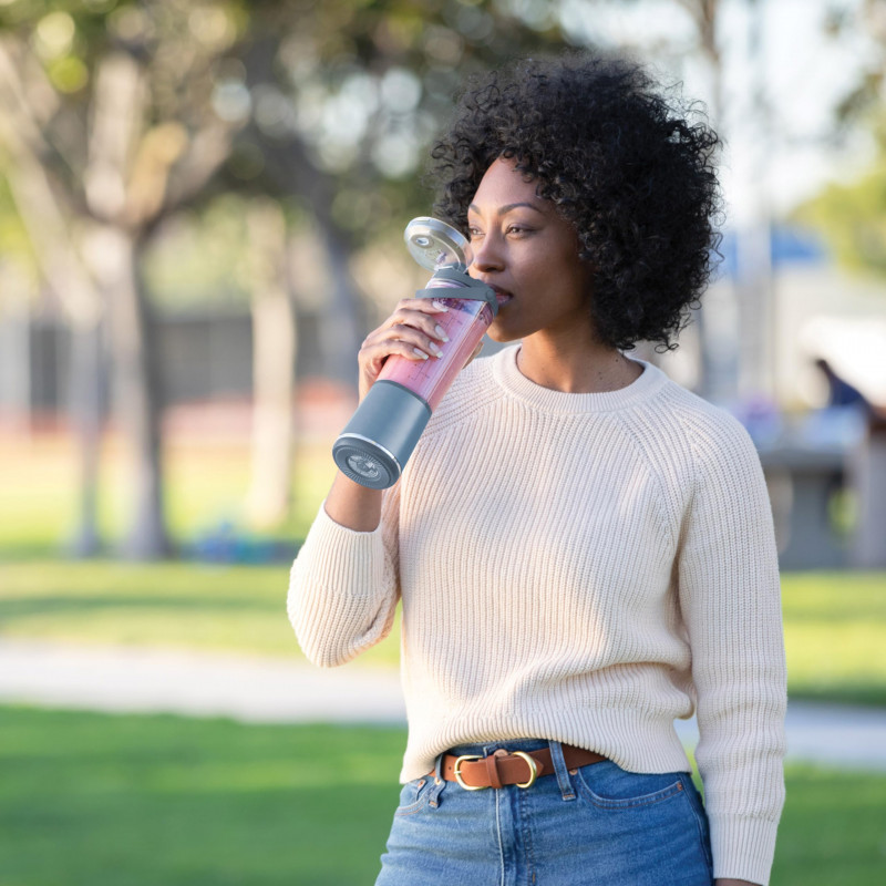 Преносим блендер Ninja Blast BC151EUNV, 7.4W, 530 мл, Стоманен нож с 6 остриета, Трошене на лед, До 10 цикъла, Без BPA, USB-C, Син