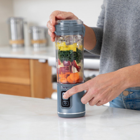 Преносим блендер Ninja Blast BC151EUNV, 7.4W, 530 мл, Стоманен нож с 6 остриета, Трошене на лед, До 10 цикъла, Без BPA, USB-C, Син