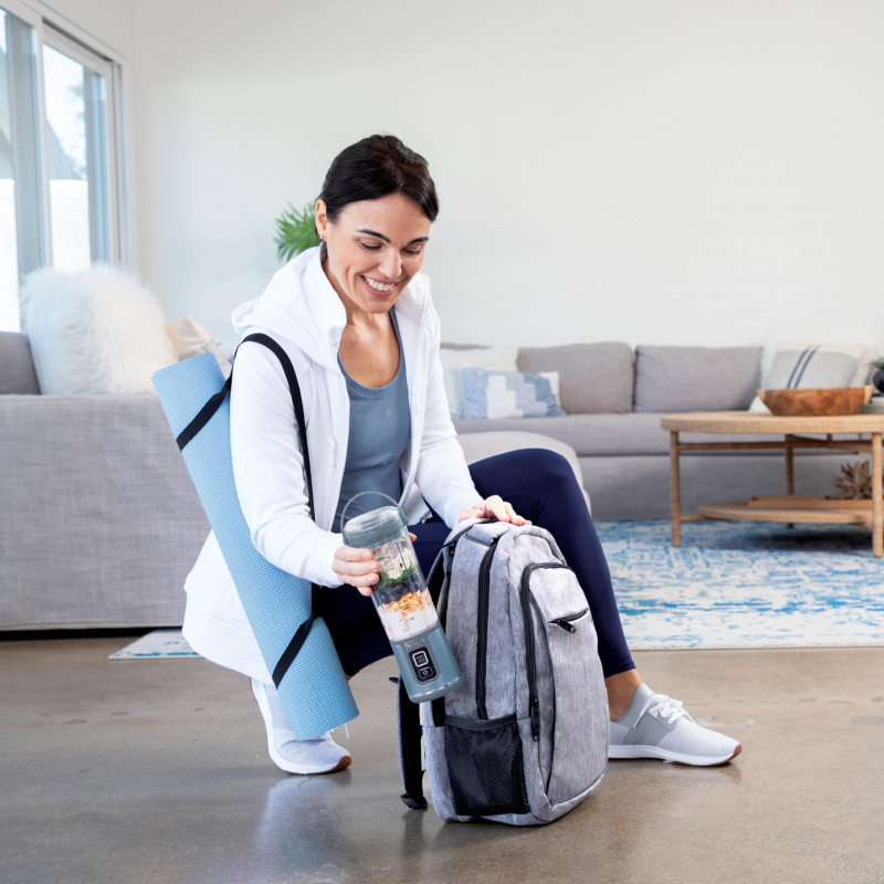 Преносим блендер Ninja Blast BC151EUNV, 7.4W, 530 мл, Стоманен нож с 6 остриета, Трошене на лед, До 10 цикъла, Без BPA, USB-C, Син