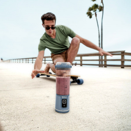 Преносим блендер Ninja Blast BC151EUNV, 7.4W, 530 мл, Стоманен нож с 6 остриета, Трошене на лед, До 10 цикъла, Без BPA, USB-C, Син