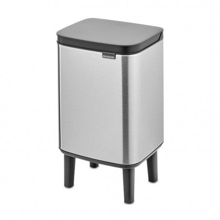 Кош за боклук Brabantia Bo Small Hi 1006642, 4 л, Плавно и безшумно отваряне, Противоплъзгаща основа, Устойчив на пръстови отпечатъци, Инокс/Мат