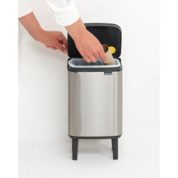 Кош за боклук Brabantia Bo Small Hi 1006642, 4 л, Плавно и безшумно отваряне, Противоплъзгаща основа, Устойчив на пръстови отпечатъци, Инокс/Мат