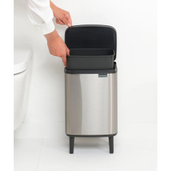 Кош за боклук Brabantia Bo Small Hi 1006646, 7 л, Повдигнат, Плавно и безшумно отваряне, Противоплъзгаща основа, Устойчив на пръстови отпечатъци, Инокс/Мат