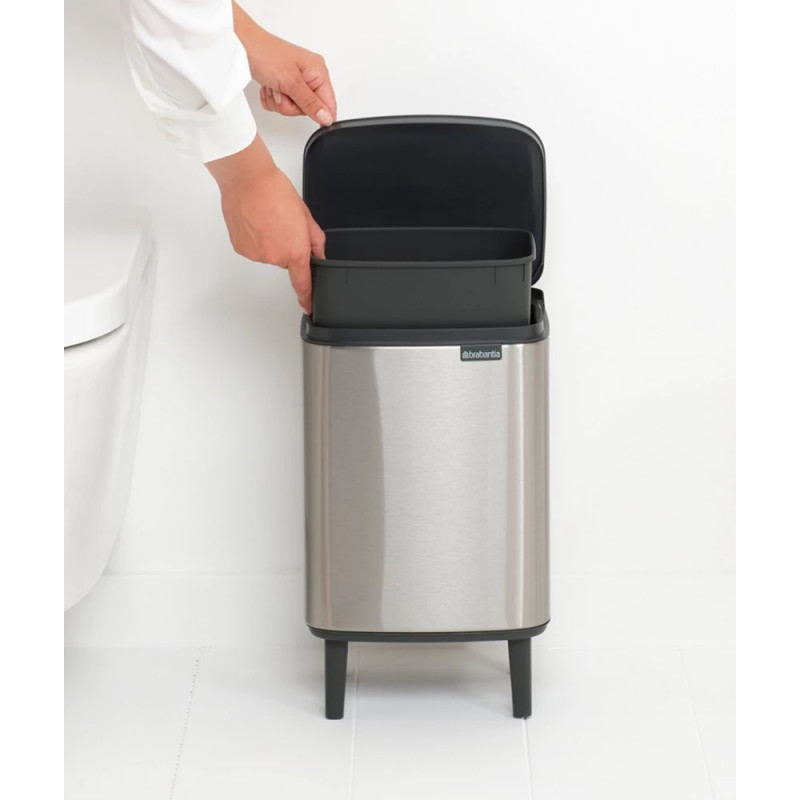Кош за боклук Brabantia Bo Small Hi 1006646, 7 л, Повдигнат, Плавно и безшумно отваряне, Противоплъзгаща основа, Устойчив на пръстови отпечатъци, Инокс/Мат
