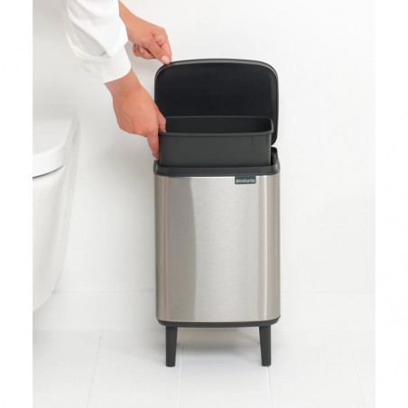 Кош за боклук Brabantia Bo Small Hi 1006646, 7 л, Повдигнат, Плавно и безшумно отваряне, Противоплъзгаща основа, Устойчив на пръстови отпечатъци, Инокс/Мат