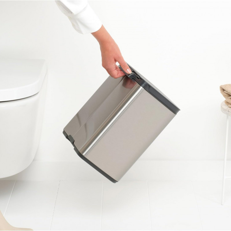 Кош за боклук Brabantia Bo Small 1006632, 7 л, Плавно и безшумно отваряне, Противоплъзгаща основа, Устойчив на пръстови отпечатъци, Инокс/Мат