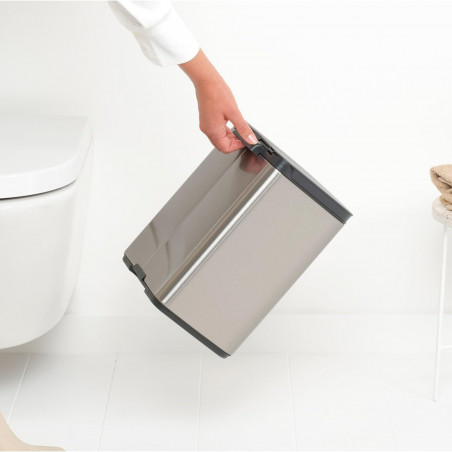 Кош за боклук Brabantia Bo Small 1006632, 7 л, Плавно и безшумно отваряне, Противоплъзгаща основа, Устойчив на пръстови отпечатъци, Инокс/Мат