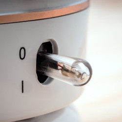 Електрическа кана Oliver Voltz Daisy OV51230W, 2200W, 1.7 л, Автоматично изключване, Бял
