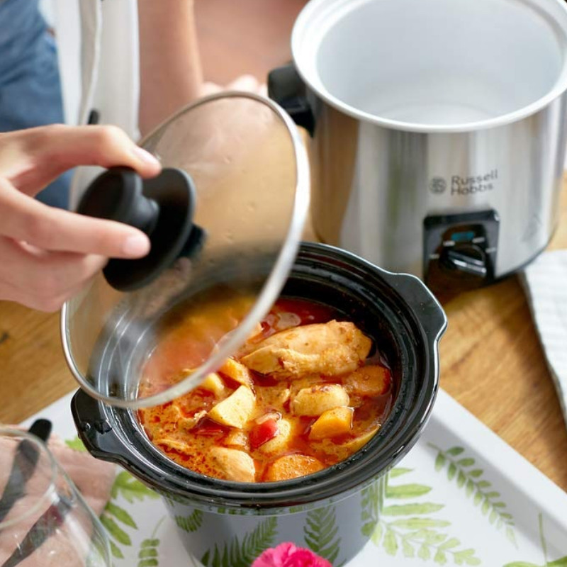 Уред за бавно готвене Slow Cooker Russell Hobbs Compact Home 25570-56, 145W, 2 л, 3 темп. настройки, Керамичен съд, Без BPA и PFAS, Черен/инокс