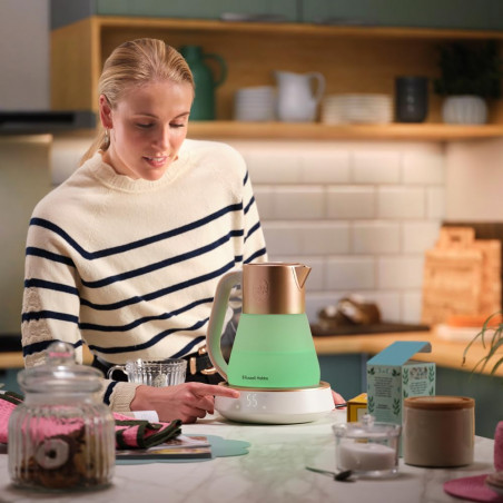 Електрическа кана Russell Hobbs Calm Kettle 27450-70, 2400W, 1.7 л, 40-100°C, Quiet Boil, Сензорни бутони, Звукови сигнали, 6 променящи се цветове, Защити, Без BPA и PFAS, Бял/златист