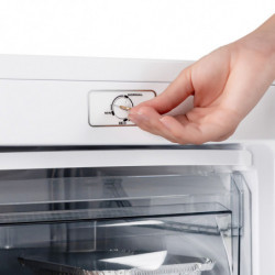 Фризер Muhler VFS8560WE, 60 л, Клас Е, Реверсивна врата, R600a, Бял