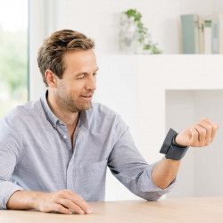 Апарат за кръвно налягане Beurer BC 27, За китка 14-19.5 см, Риск индикатор, Аритмия, Памет, LCD, Дата и час, Сив