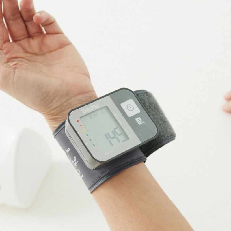 Апарат за кръвно налягане Beurer BC 27, За китка 14-19.5 см, Риск индикатор, Аритмия, Памет, LCD, Дата и час, Сив