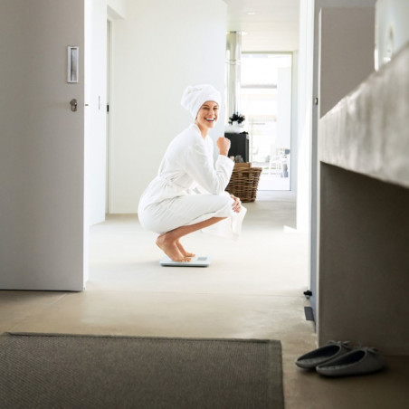 Кантар Beurer BG 13, До 150 кг, 6 Функции, Памет, LCD, 5 нива на активност, Прозрачен/сребрист