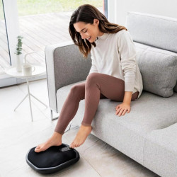 Масажор Beurer FM 70, 36W, Шиацу, Гръб и крака, 18 глави, 3 скорости, Затопляне, Покривало, Черен