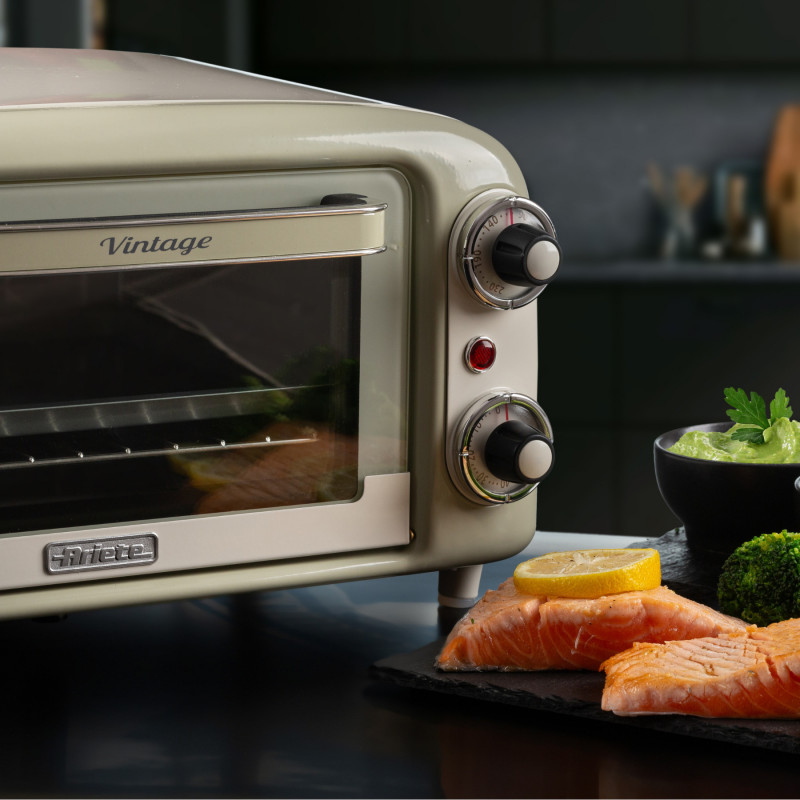 Електрическа фурна Ariete VINTAGE 3919/03, 800W, 10 л, 3 режима, До 230°C, Двойно термо стъкло, Таймер 60 мин, Бежов