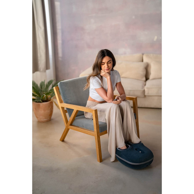 Масажор за крака 2в1 Medivon Artemis, 30W, 3 скорости, 3 нива, Загряване, Таймер, Дистанционно, Тиха работа, Син