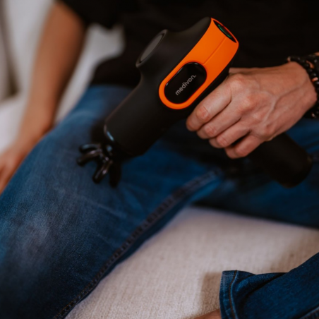 Масажен пистолет Medivon Gun Vital, 18W, Перкусионен/вибрационен масаж, 6 масажни глави, Загряване, Лимфен дренаж, Стягане, Черен/оранжев