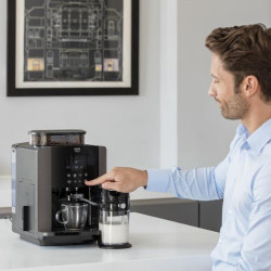 Кафеавтомат Krups Arabica Latte EA819E10, 1450W, 15 bar, 1.7 l, LCD, 5 програми, 3 функции, 3 настройки за темп. и аромат, Milk Comfort / One Touch Cappuccino, Черен