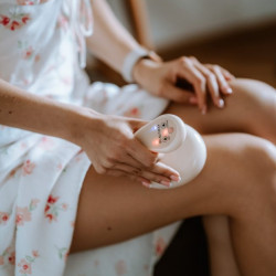 Масажор Beautifly B-Modello BODY, 24W, 6 нива на термична терапия, Червена светлина 50°C, Лимфен детокс, Дермомасаж, Безжичен, Бял