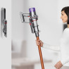 Вертикална прахосмукачка Dyson Cyclone V10 Absolute 448883-01, 150AW, 125000 об/мин, 0.77l, 60 мин, 3 режима, 2 Tier Cyclone™, HEPA, Тиха, Хигиенично изпразване, Без заплитане, Никел/оранжев