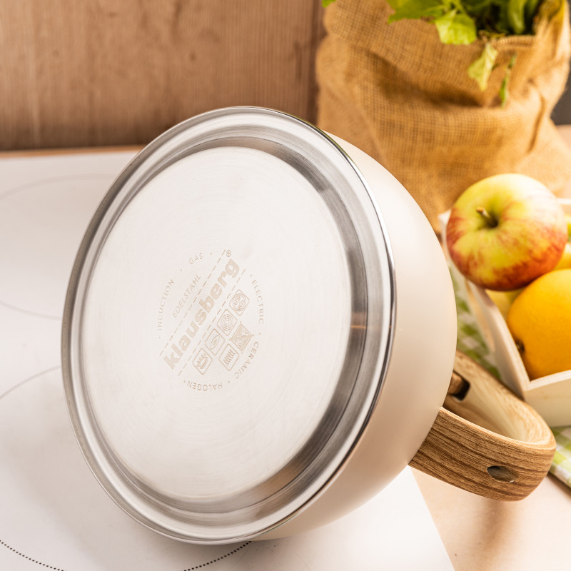 Свирещ чайник Klausberg KB 7913, 2.5 л, Дръжка с дървесен ефект, Индукция, Бежов