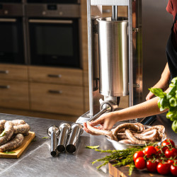 Машина за пълнене на колбаси Klausberg KB 7930, 5 кг, Ръчна, 4 стоманени накрайника, Клапан за обезвъздушаване, Подвижен цилиндър, Инокс